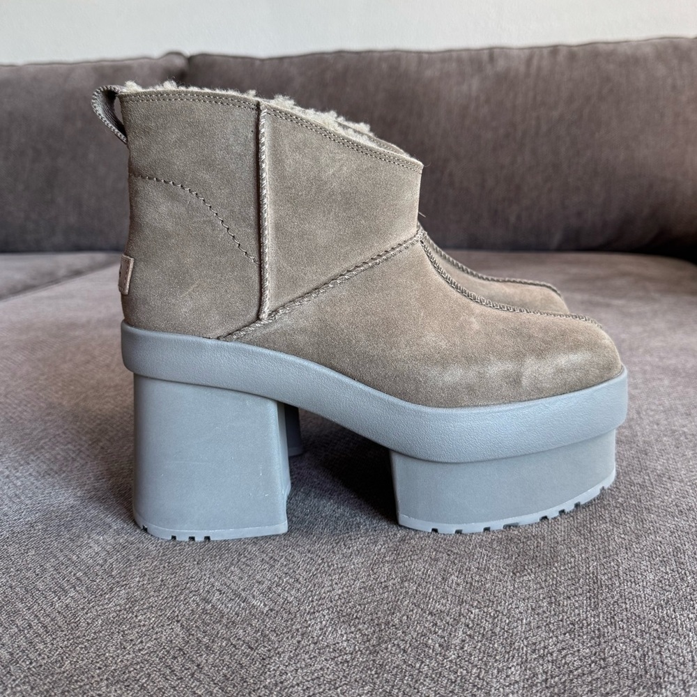 UGG New Heights Platform Mini Boot - Picture 4 of 10